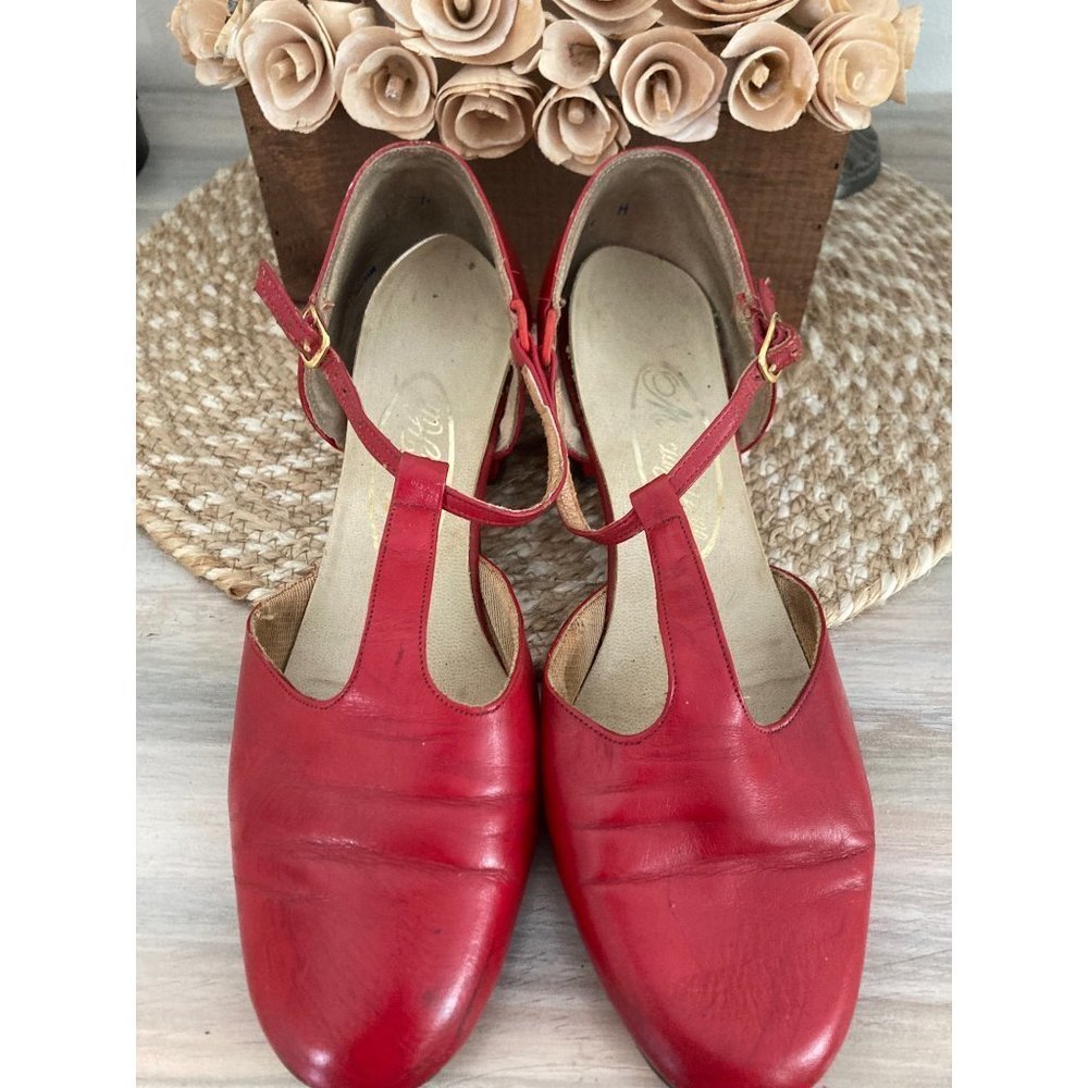 VINTAGE Marica Hill red leather shoes